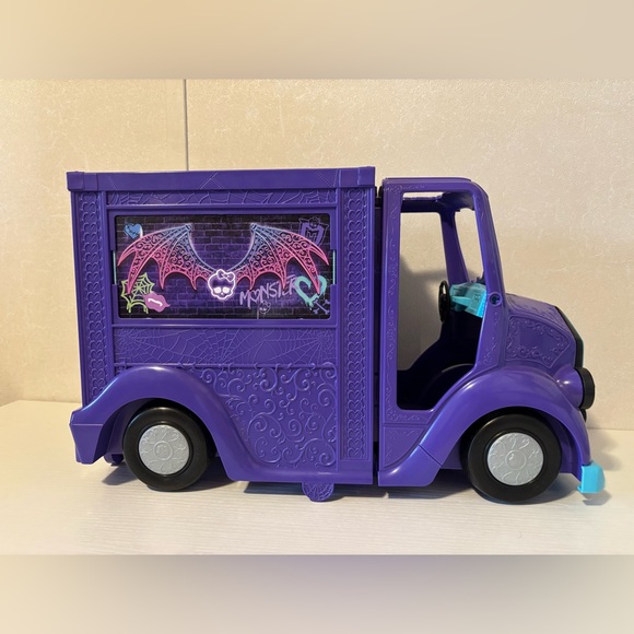 Monster High Other - Monster High | Purple Toy Vehicle with Bat Design